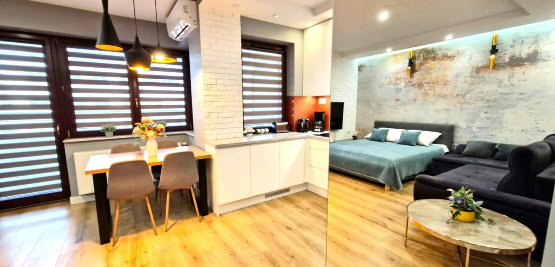 Luxury Blue Cascade Studio Downtown Balcony Krakov 0*,